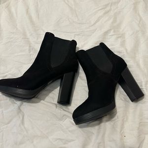 Black size 9 boot high heels